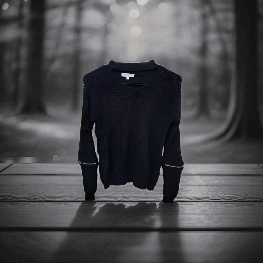 Black Knitted long sleeve with zipper elbows